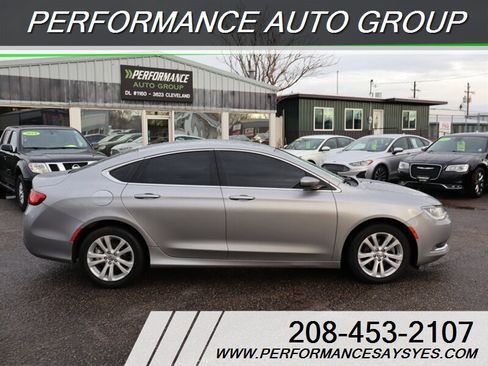 Used 2015 Chrysler 200 Limited image 8