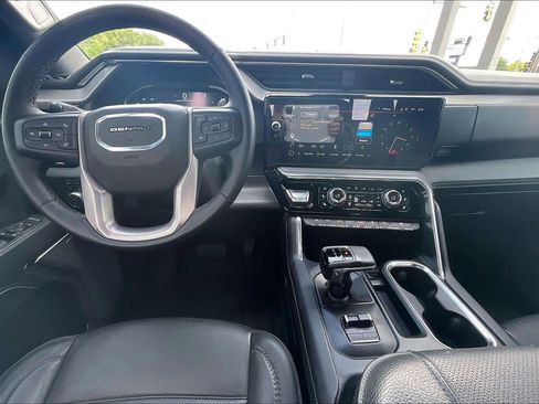Used 2024 GMC Sierra 1500 Denali w/ Technology Package AWD/4WD image 16