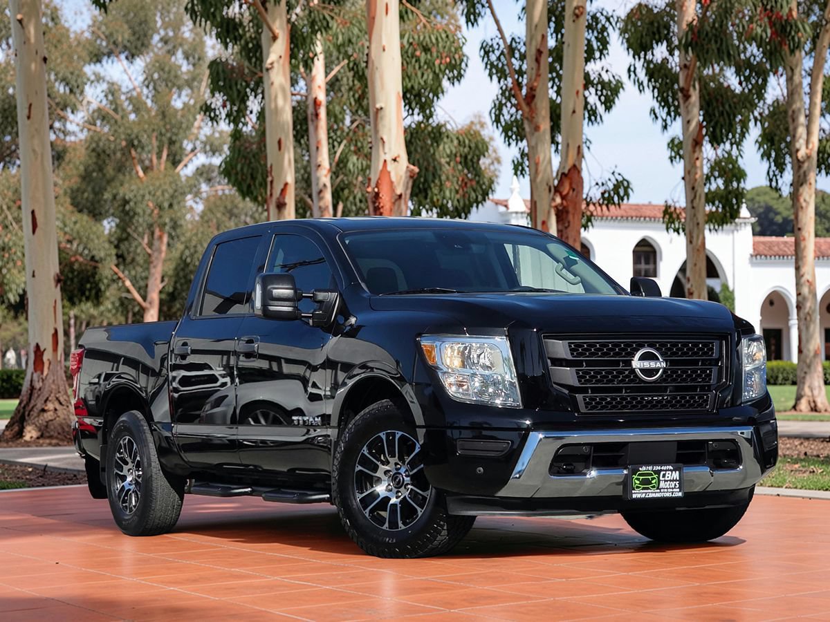 Used 2023 Nissan Titan SV w/ SV Convenience Package RWD image 2