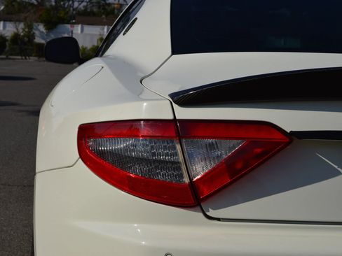 Used 2011 Maserati GranTurismo S image 41