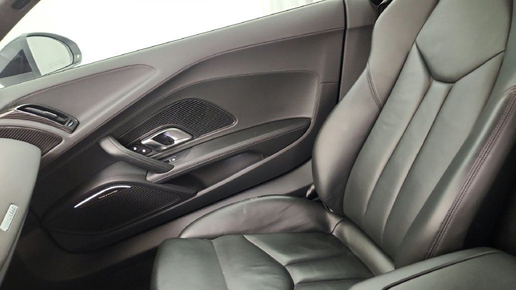 Used 2018 Audi R8 V10 RWD image 25