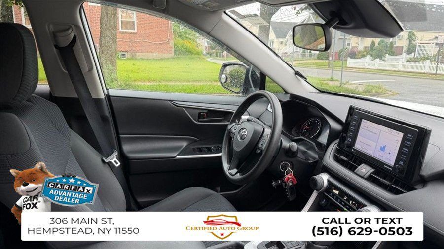 Used 2020 Toyota RAV4 LE AWD/4WD image 20