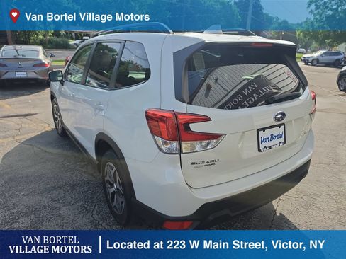 Used 2019 Subaru Forester Premium AWD/4WD image 7