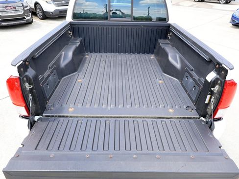 Used 2016 Toyota Tacoma SR w/ SR Convenience Package RWD image 7