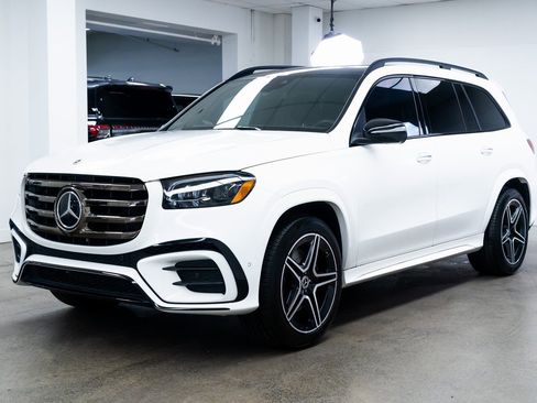 Used 2025 Mercedes-Benz GLS 450 GLS 450 image 3