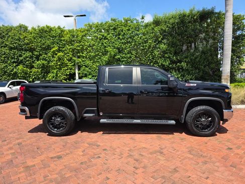 Used 2024 Chevrolet Silverado 3500 LT w/ Convenience Package AWD/4WD image 3