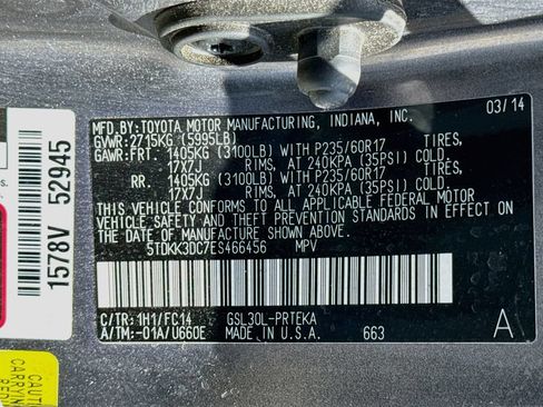 Used 2014 Toyota Sienna LE FWD image 38