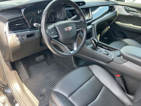 Used 2020 Cadillac XT6 Premium Luxury image 9