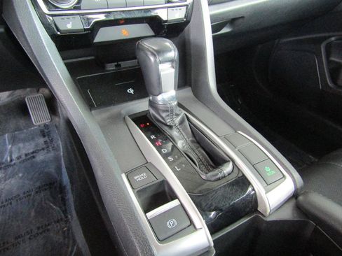 Used 2016 Honda Civic Touring image 19