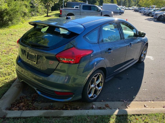 Used 2018 Ford Focus ST FWD image 33