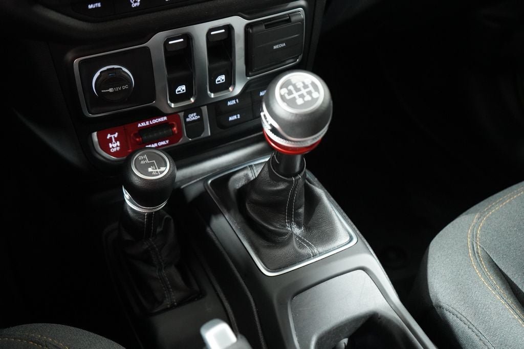 Certified 2025 Jeep Wrangler Sport AWD/4WD image 18