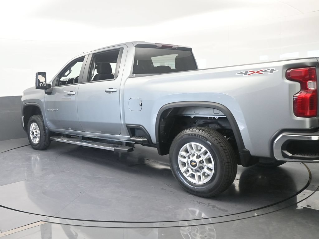 Used 2025 Chevrolet Silverado 2500 LT w/ Convenience Package AWD/4WD image 4