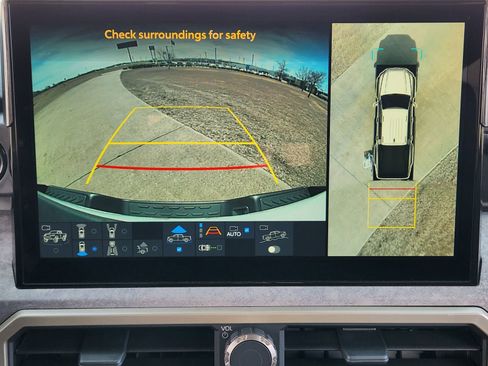 Used 2025 Toyota Tacoma Trailhunter image 22