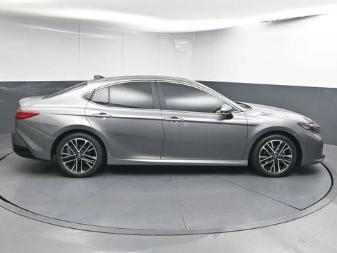 Used 2026 Toyota Camry XLE image 9