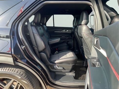 Certified 2026 Ford Explorer ST-Line w/ ST-Line Street Pack RWD image 29