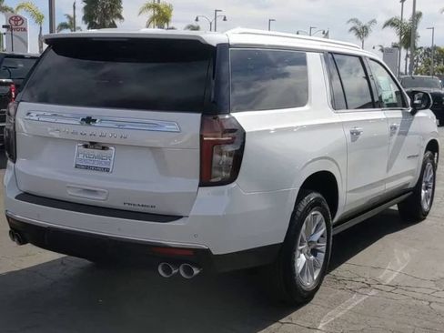 Used 2023 Chevrolet Suburban Premier AWD/4WD image 8