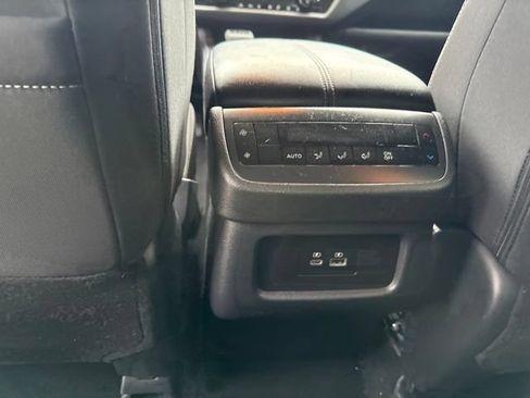 Used 2025 Nissan Pathfinder SV w/ SV Premium Package AWD/4WD image 21