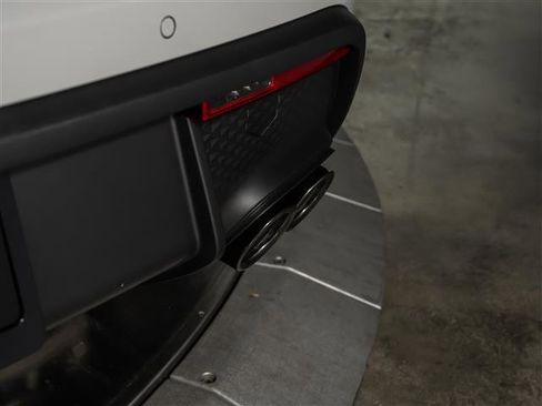 New 2026 Porsche Macan image 31