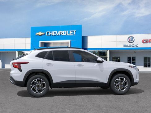 New 2026 Chevrolet Trax LT w/ LT Convenience Package FWD image 28