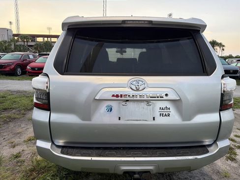 Used 2019 Toyota 4Runner SR5 AWD/4WD image 8