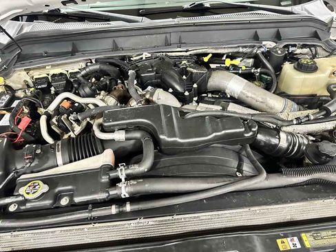 Used 2015 Ford F250 Platinum w/ FX4 Off-Road Package image 5