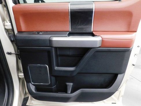 Used 2018 Ford F150 Platinum w/ Equipment Group 701A Luxury image 30