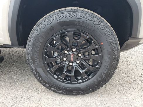 New 2026 GMC Canyon Elevation w/ Convenience Package RWD image 6