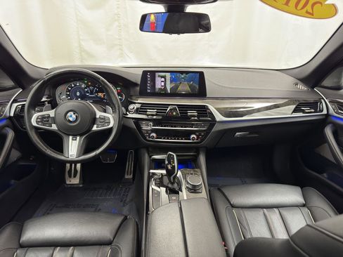 Used 2019 BMW M550i xDrive image 25