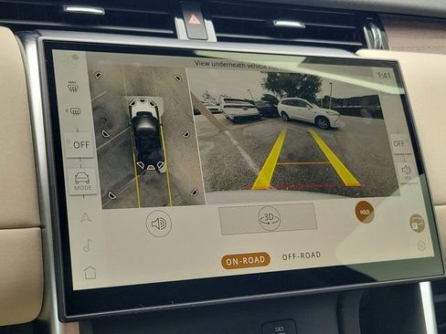 Used 2025 Land Rover Discovery Sport S image 32