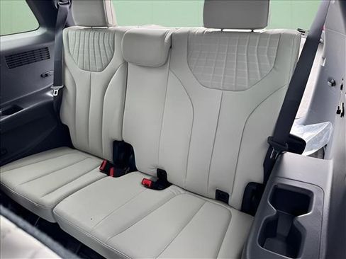Used 2023 Hyundai Palisade Limited FWD image 15