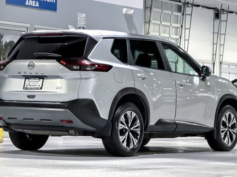 Used 2023 Nissan Rogue SV FWD image 9