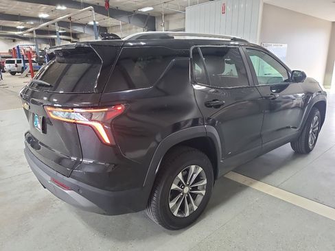 Used 2025 Chevrolet Equinox LT w/ Convenience Package II image 5