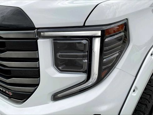 New 2025 GMC Sierra 1500 AT4 w/ AT4 Premium Package AWD/4WD image 21