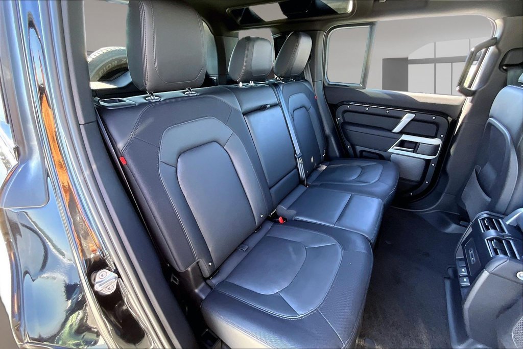 Used 2024 Land Rover Defender 110 X-Dynamic SE AWD/4WD image 23