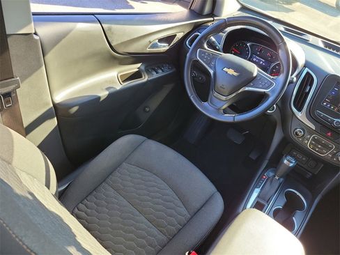Used 2020 Chevrolet Equinox LT image 17
