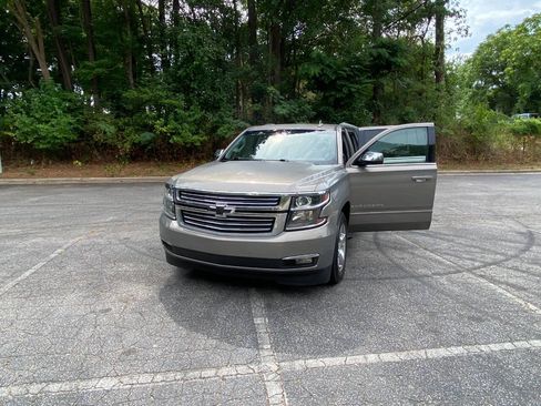 Used 2017 Chevrolet Suburban Premier RWD image 70