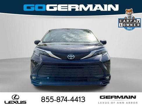 Used 2025 Toyota Sienna XLE FWD image 11
