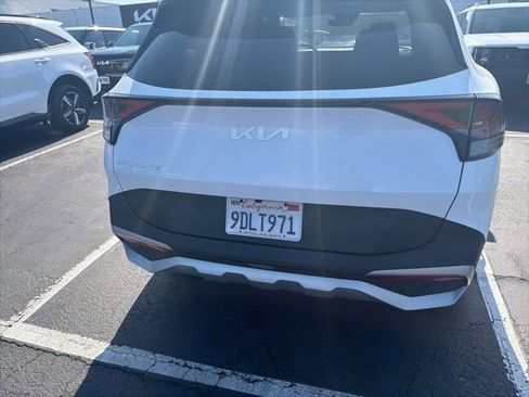 Used 2023 Kia Sportage EX FWD image 3