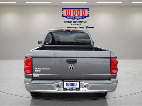 Used 2005 Dodge Dakota SLT w/ Interior Convenience Group RWD image 4