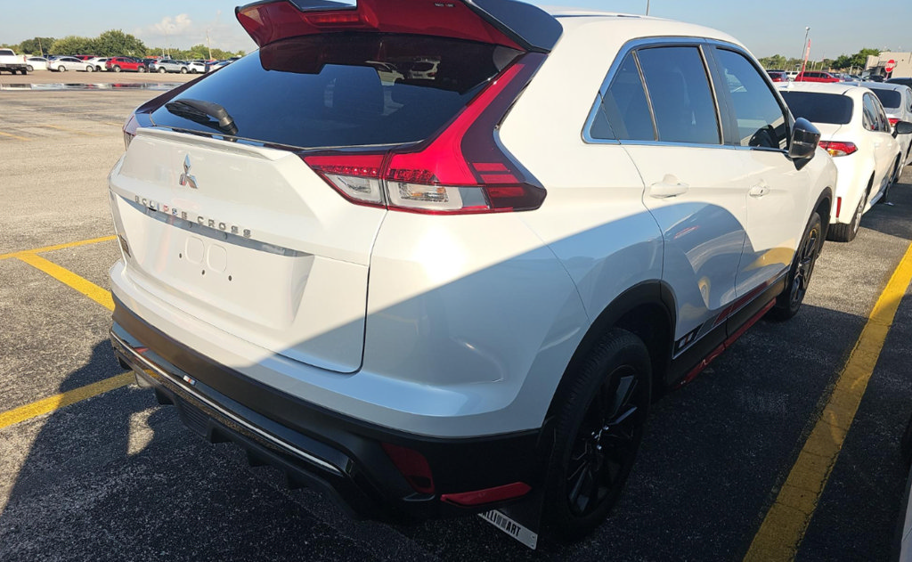 Used 2024 Mitsubishi Eclipse Cross SE AWD/4WD image 3