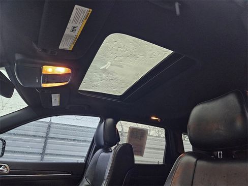 Used 2015 Jeep Grand Cherokee Limited w/ Trailer Tow Group IV image 33