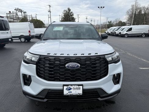 New 2026 Ford Explorer ST-Line image 2