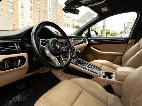 Used 2019 Porsche Macan AWD/4WD image 28
