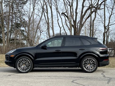 Certified 2023 Porsche Cayenne image 2