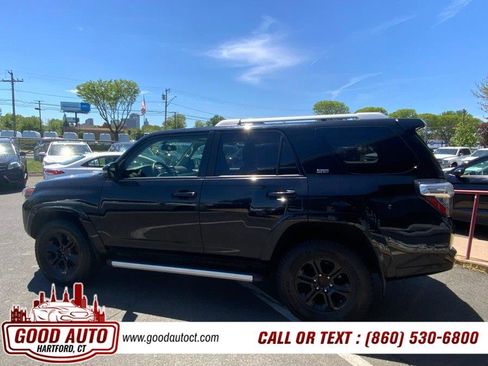 Used 2017 Toyota 4Runner SR5 Premium AWD/4WD image 8