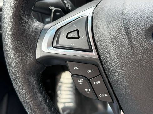 Used 2018 Ford Edge Titanium w/ Technology Package AWD/4WD image 27