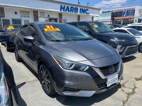 Used 2021 Nissan Versa SV FWD image 5