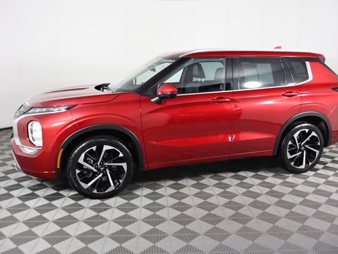 Used 2023 Mitsubishi Outlander SEL image 9