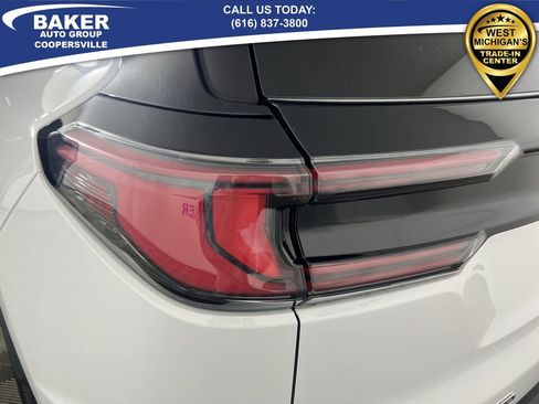 Used 2025 GMC Acadia Elevation image 36