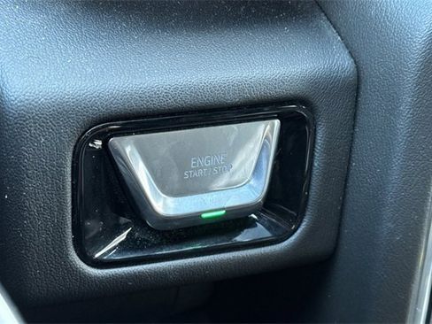 Used 2025 GMC Yukon XL Denali image 23